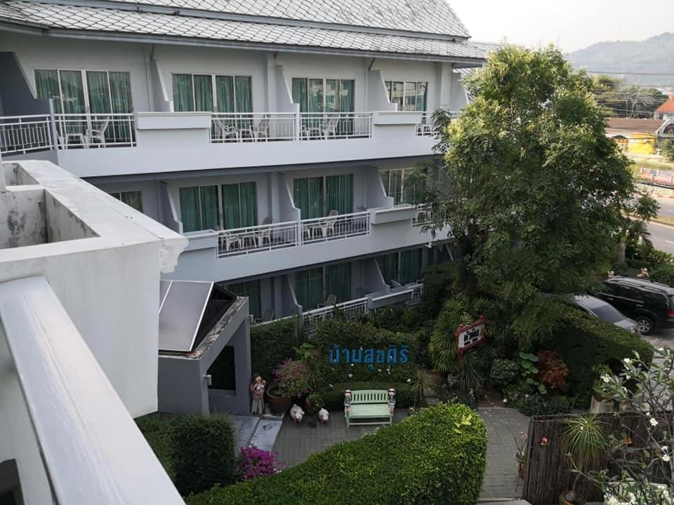 Baan Suksiri Hotel Хуахін Екстер'єр фото