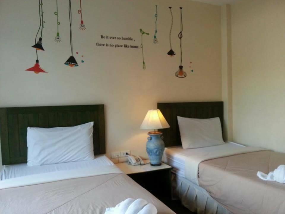 Baan Suksiri Hotel Хуахін Екстер'єр фото
