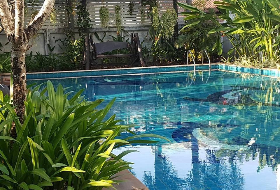Baan Suksiri Hotel Хуахін Екстер'єр фото