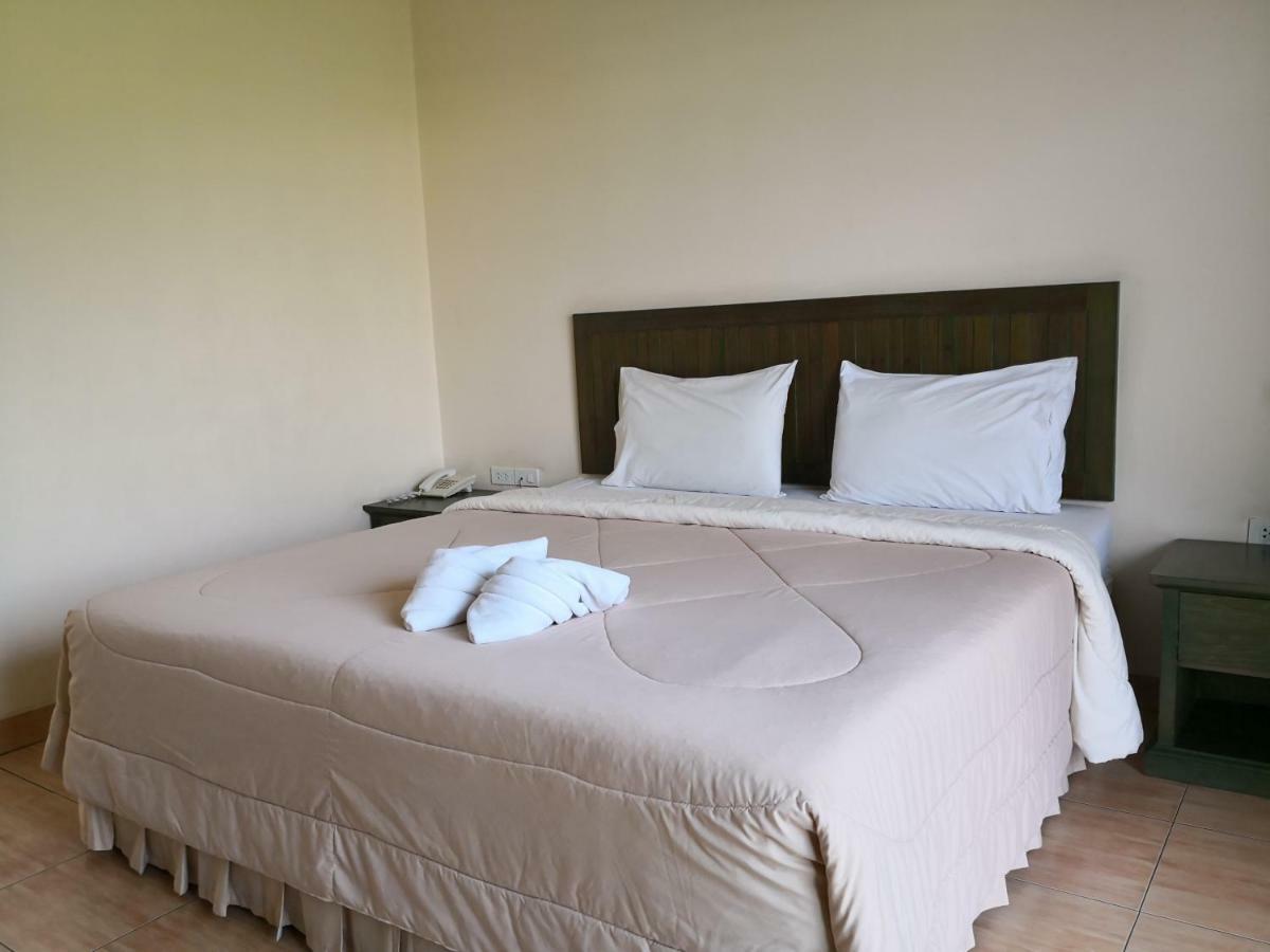 Baan Suksiri Hotel Хуахін Екстер'єр фото